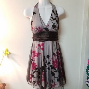 🎓$13/CollegeBlowoutSale!📚Regularly$18Gorgeous cherry blossom dressJuniors 7/S